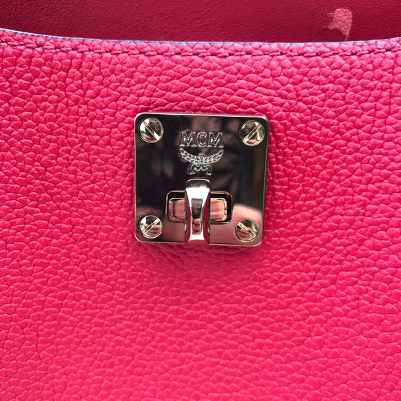 MCM NEW Milla Hobo Medium Bag - Picture 4 of 8